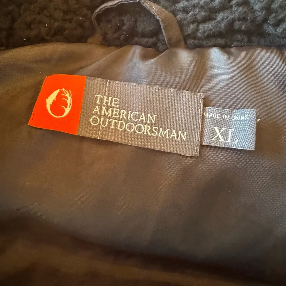 American Outdoorsman Navy size Extra Large Puffer Vest size‎ Extra Large Pockets